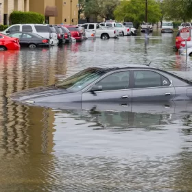 xe ô tô bị ngập nước, xử lý thế nào