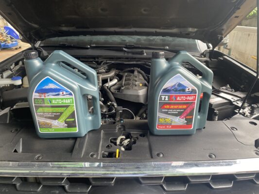 thay nước làm mát ô tô